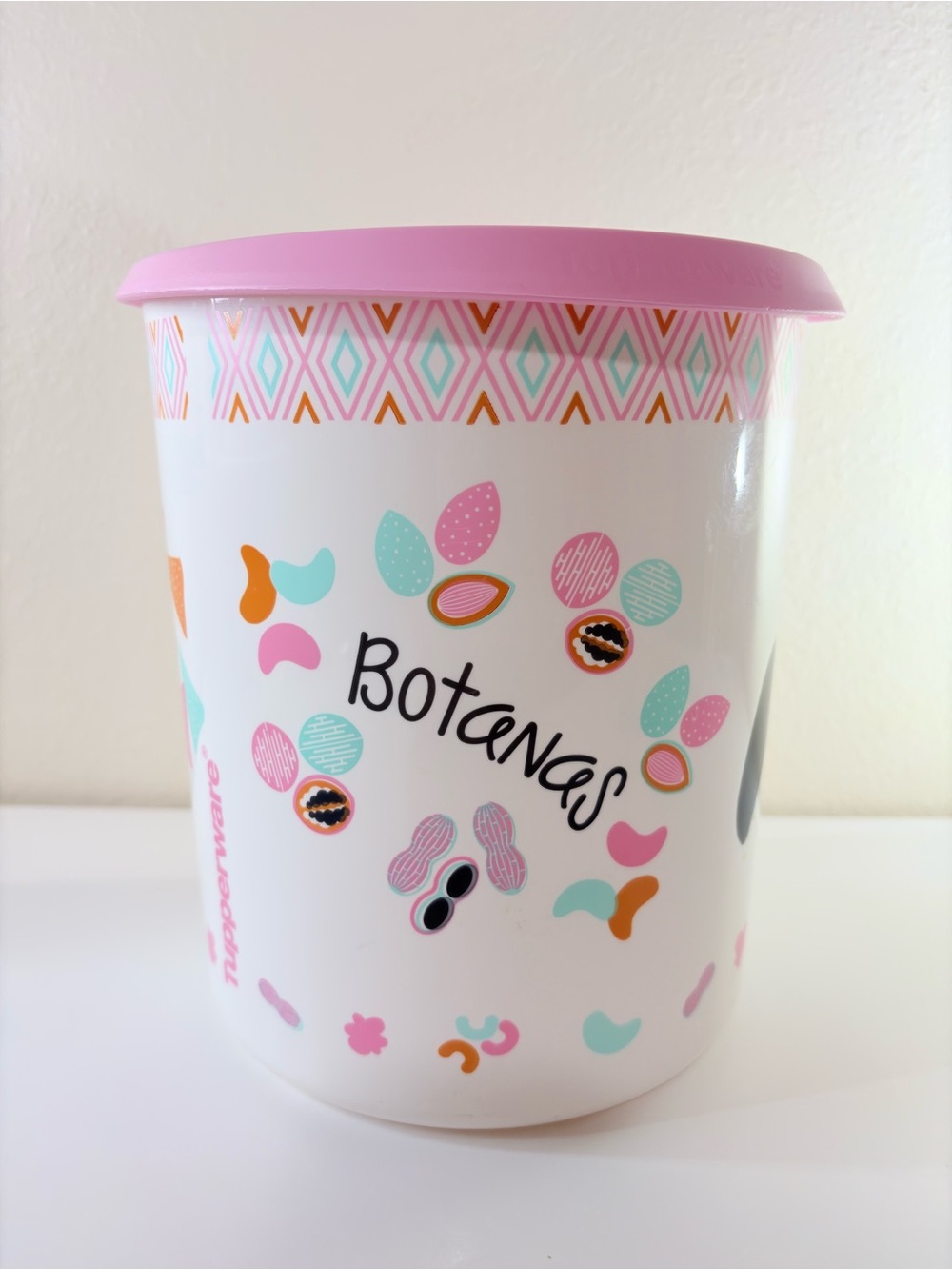 Tupperware "Botanas" (Spanish for snacks) One Touch canister